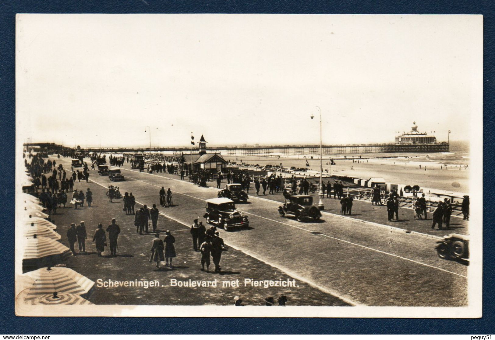 Scheveningen. Boulevard Met Piergezicht. Scène De Vie Et Trafic (voitures Années 30) Sur Le Boulevard Et La Jetée. 1933 - Scheveningen
