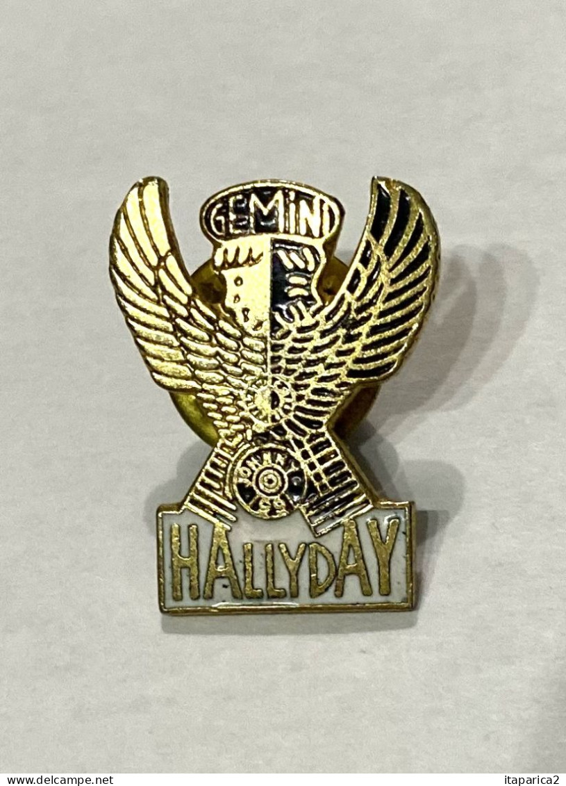 PINS MUSIQUE  JOHNNY HALLYDAY Aigle  Gémini Blanc Et Doré  / 33NAT - Music