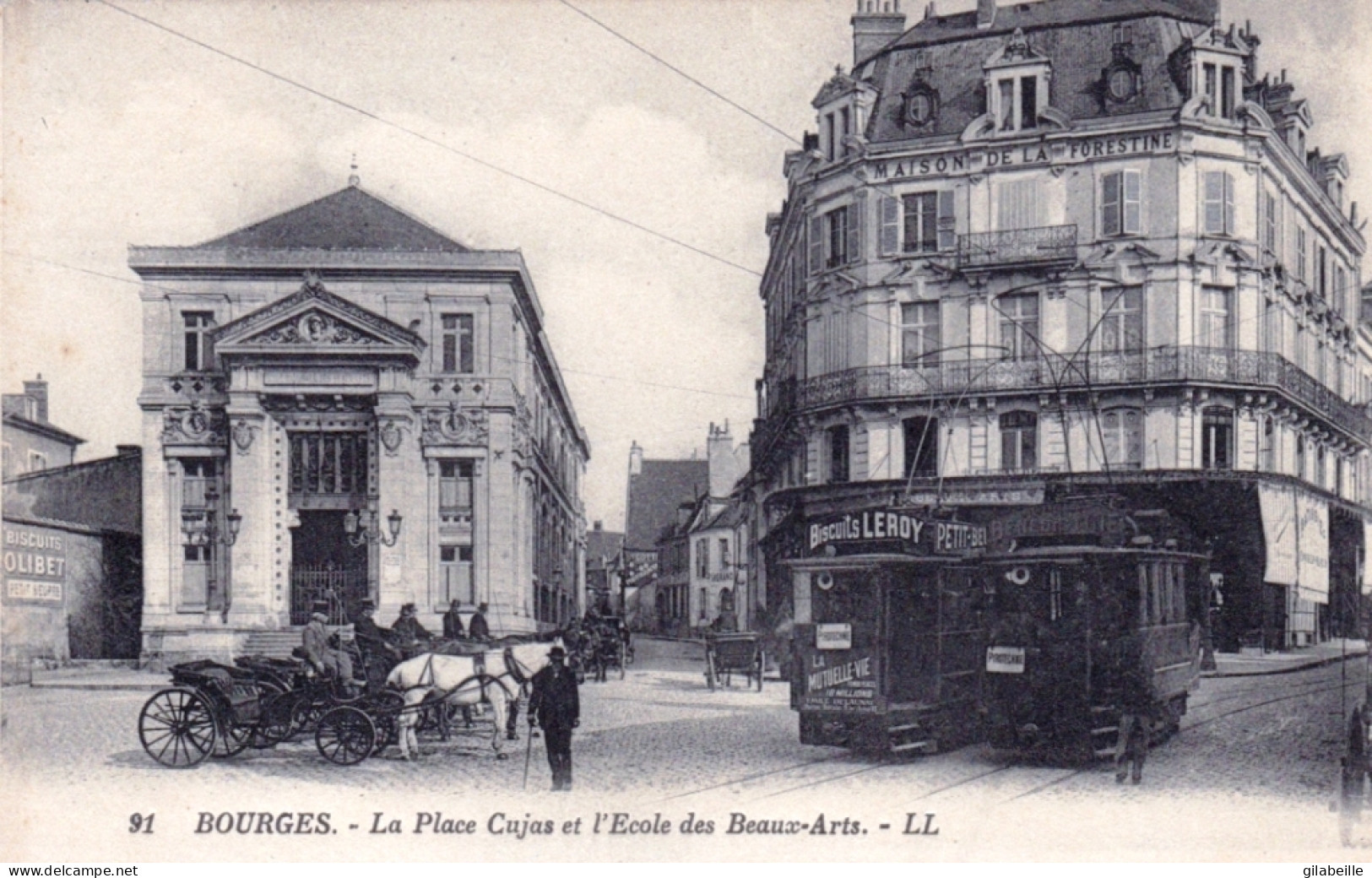 18 - Cher - BOURGES - La Place Cujas Et L'école Des Beaux Arts - Bourges