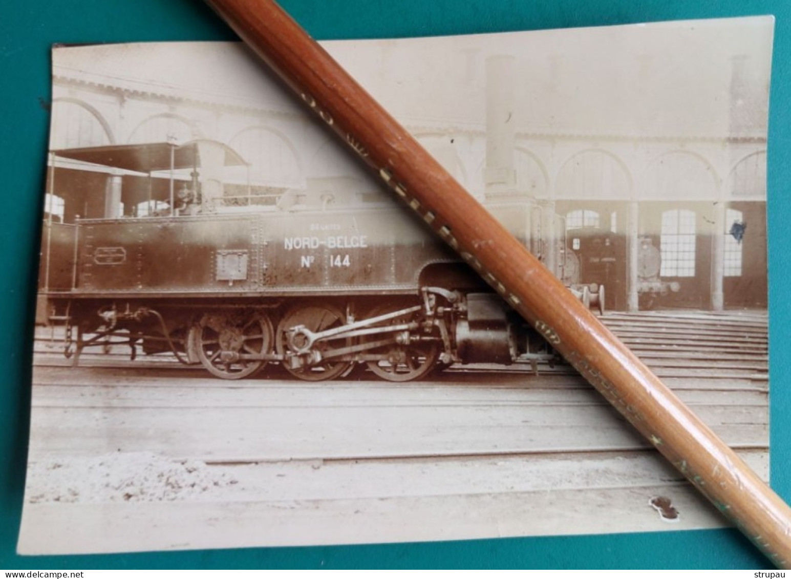 3-  Ancienne Photo (11,5x8 Cm) LOCOMOTIVE VAPEUR Pour Train Nord Belge N° 144 Du Dépôt De Kinkempois - Eisenbahnverkehr