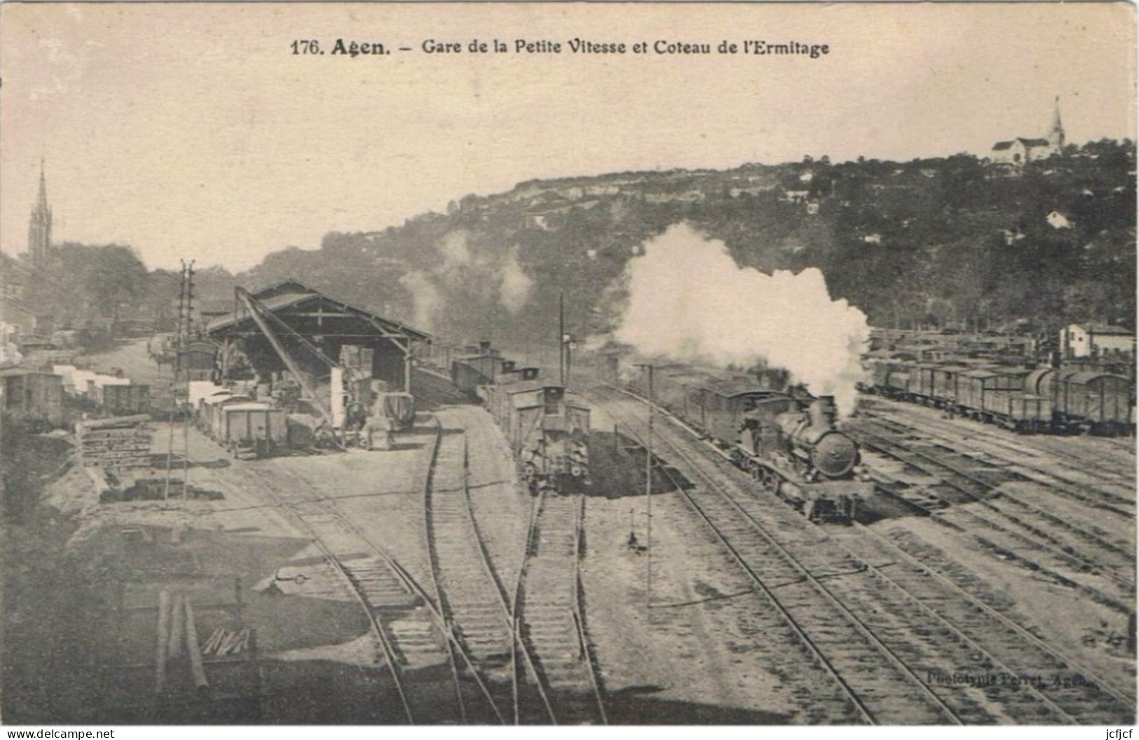 Cpa..47..AGEN..LOT ET GARONNE..GARE DE LA PETITE VITESSE..TRAINS..LOCOMOTIVES..WAGONS - Agen