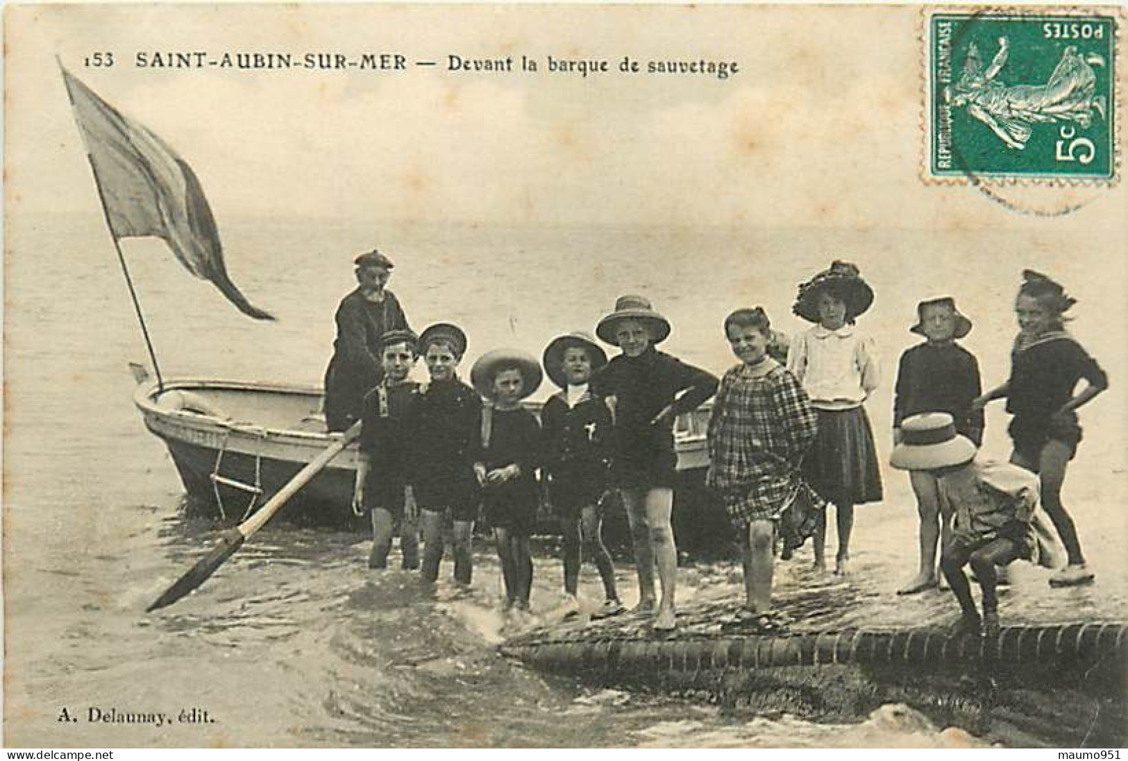 14 SAINT AUBIN SUR MER  -  Devant La Barque De Sauvetage - Saint Aubin