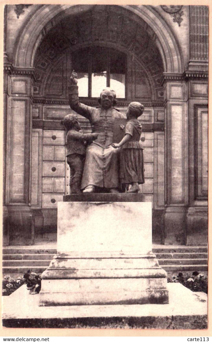 33 - B28017CPA - BORDEAUX - SA - Institution Des Sourdes Muettes - Entree - Statue - Très Bon état - GIRONDE - Bordeaux