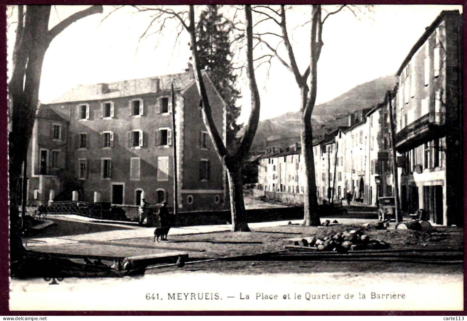 48 - B27872CPA - MEYRUEIS - La Place Et Le Quartier De La Barrière - Très Bon état - LOZERE - Meyrueis