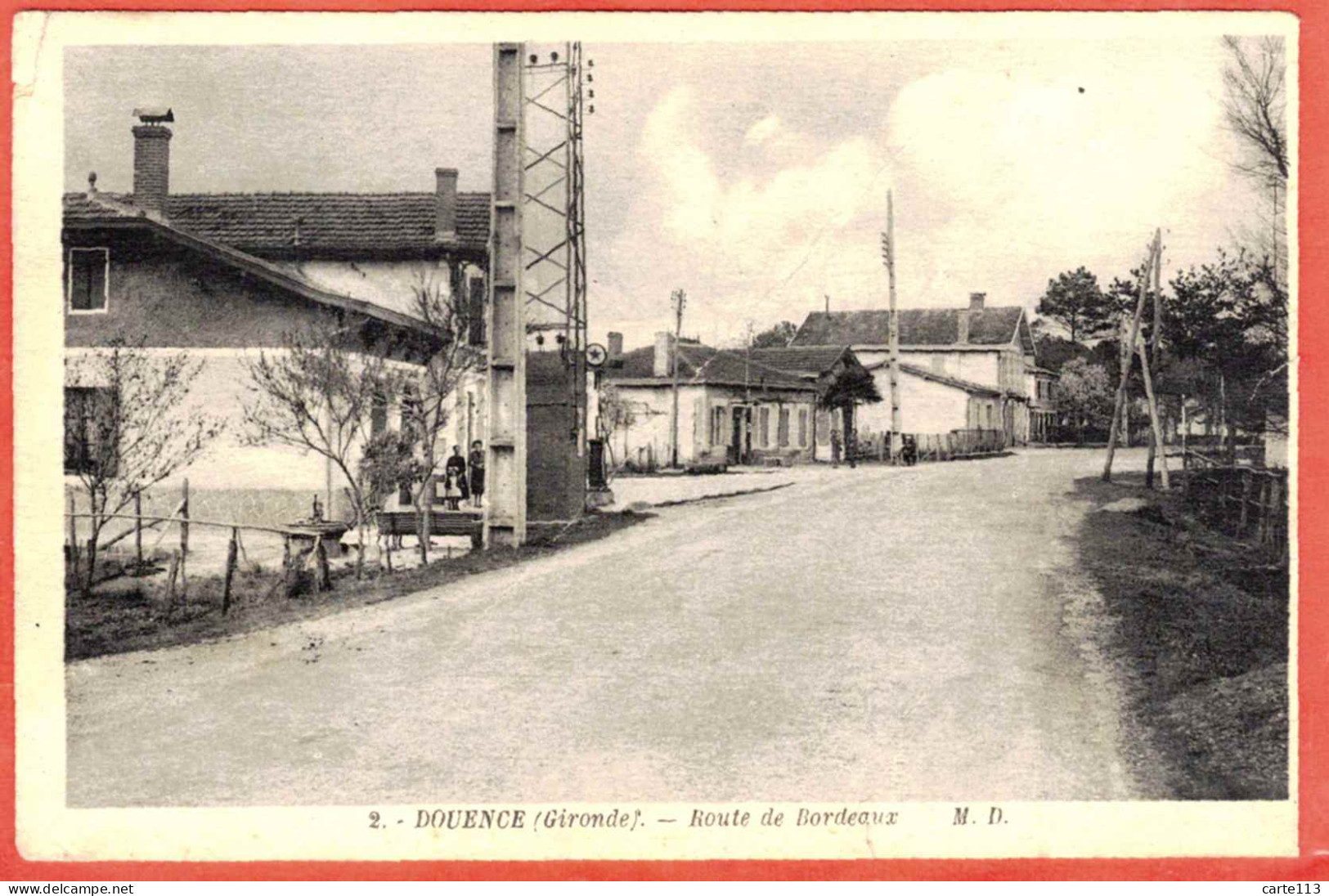 33 - B27733CPA - DOUENCE - Route De Bordeaux - Pompe Essence - Assez Bon état - GIRONDE - Autres & Non Classés