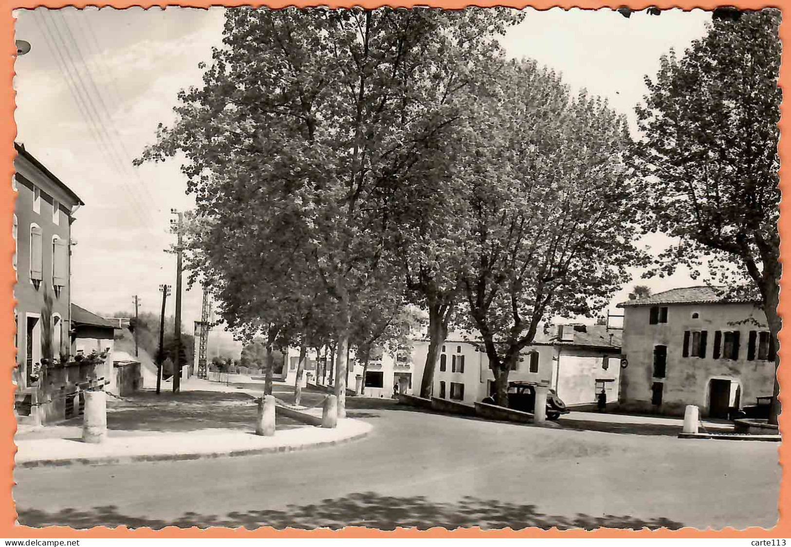 40 - B33757CPSM - MONTFORT EN CHALOSSE - Place De L'Yser - Très Bon état - LANDES - Montfort En Chalosse