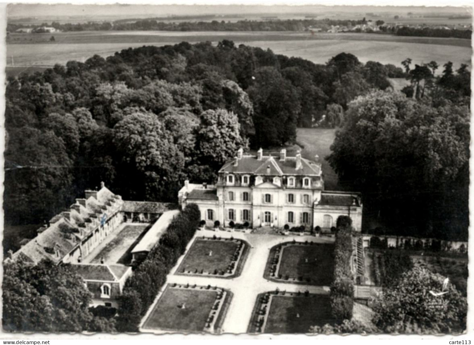 77 - M29021CPM - CHAMPEAUX - En Avion Au Dessus  Château - Bon état - SEINE-ET-MARNE - Sonstige & Ohne Zuordnung