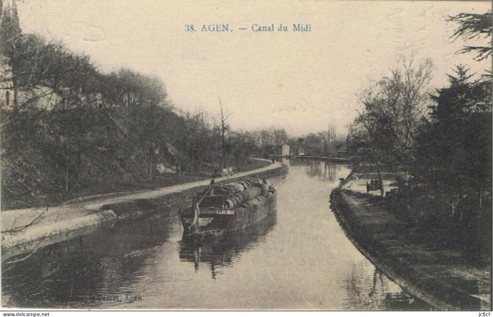 Cpa..47..AGEN..LOT ET GARONNE..CANAL DU MIDI..GABARE OU COUTRILLON CHARGEE DE BARRIQUES....PENICHE..HALAGE. - Agen