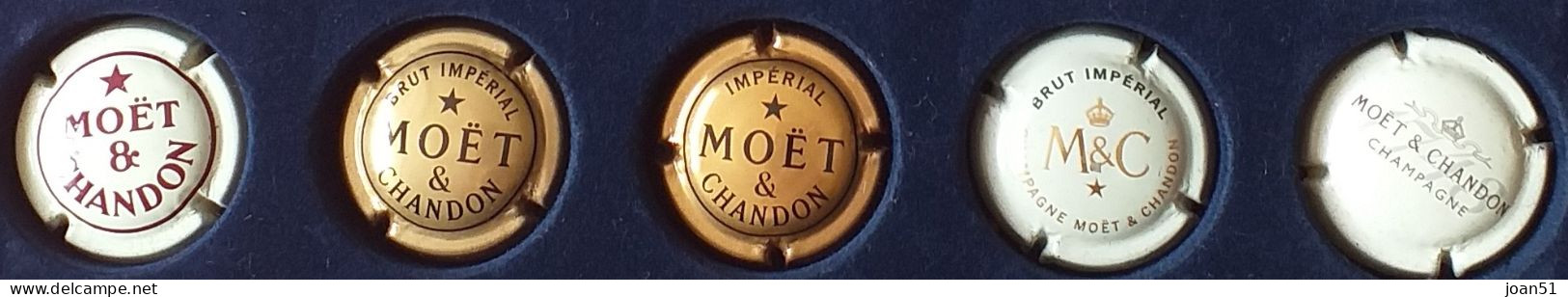 (1)  5 Capsules  Moet Et Chandon - Autres & Non Classés