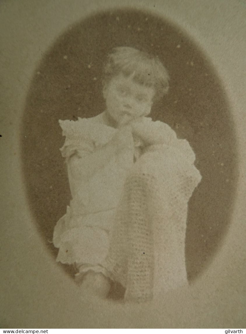 Photo CDV Maurice à Blois  Petite Fille (Suzanne Chambry)  CA 1875-80 - L679A - Alte (vor 1900)