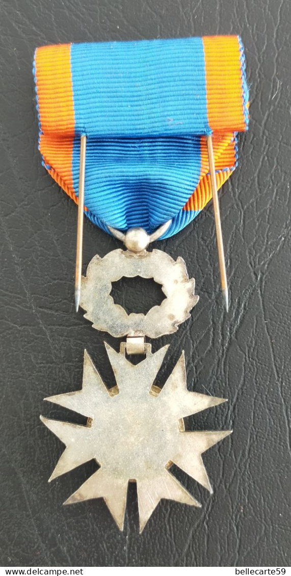 Médaille éducation Civique 1933 émaillé - Frankrijk