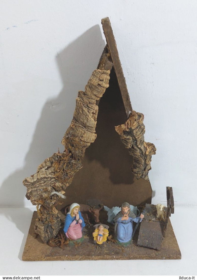 66127 Presepe - Casetta / Grotta In Legno Con Sacra Famiglia - 25x12 Cm - Nacimientos - Pesebres