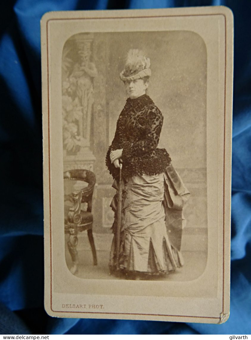 Photo CDV Delsart à Valenciennes Femme (Mme Johnston Née Berthe Boyer)  Veste En Velours Damassé CA 1875-80 - L679A - Antiche (ante 1900)