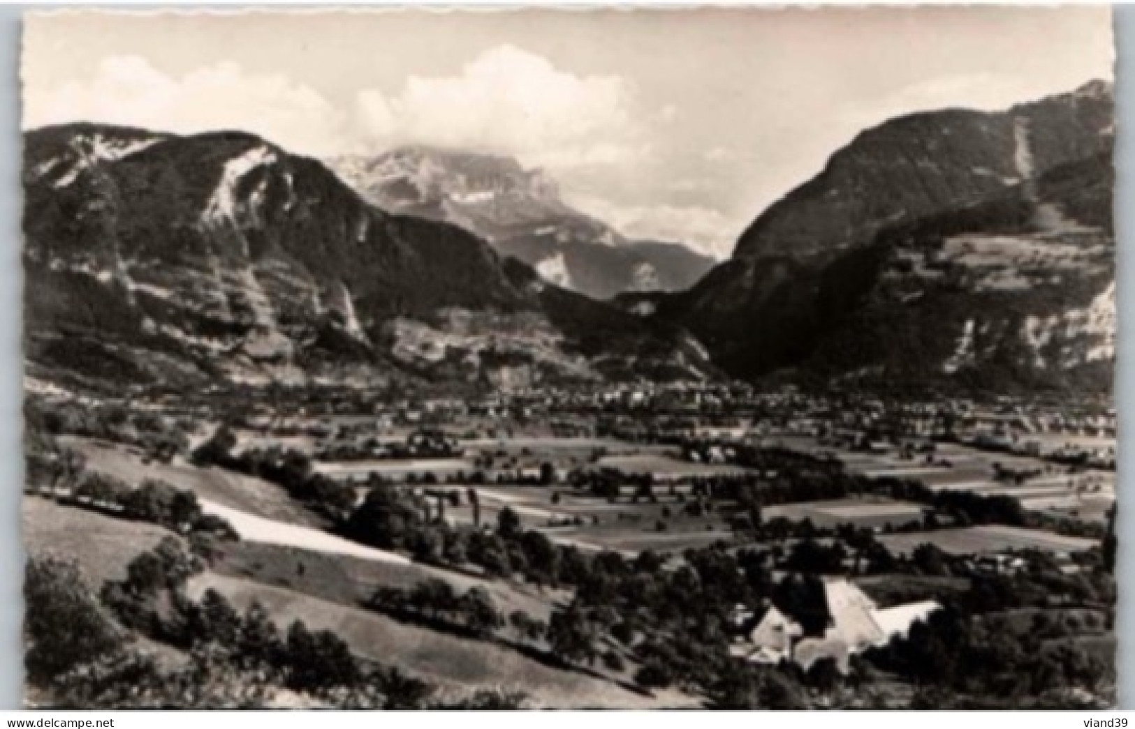 CLUSES. - Vue Générale  La Vallée De Cluses.       Non Circulée. - Cluses