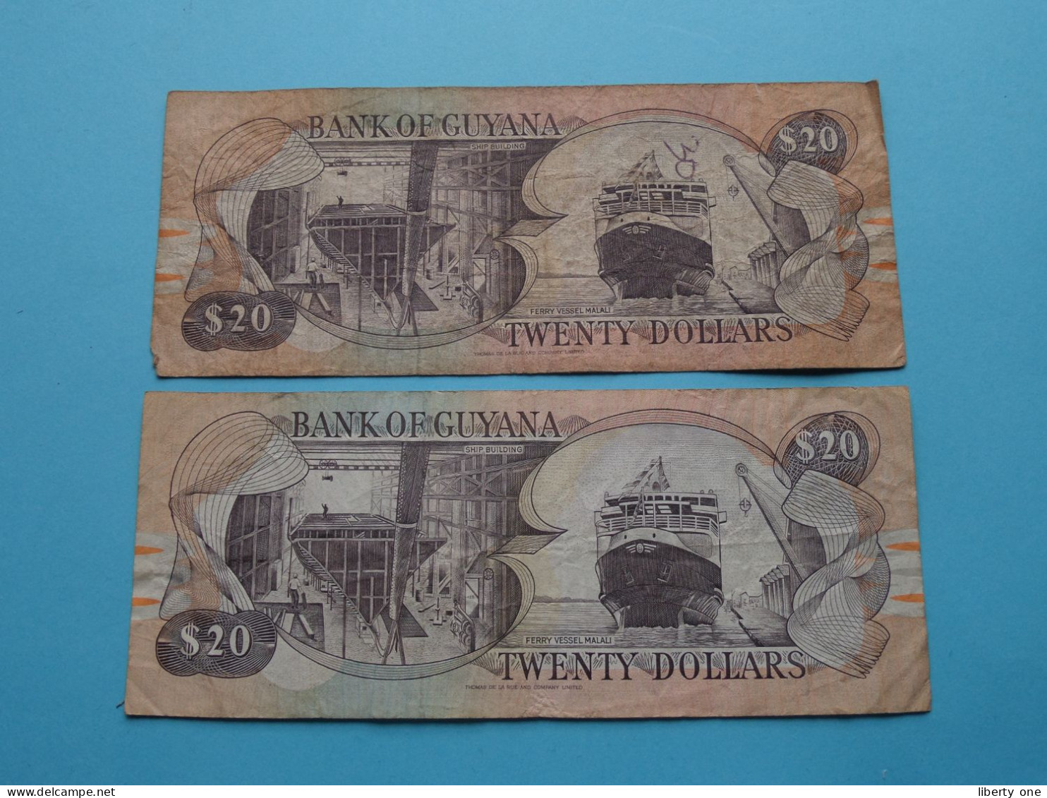 2 X 20 Dollars () Bank Of Guyana ( For Grade, Please See Photo ) Circulated ! - Guyana