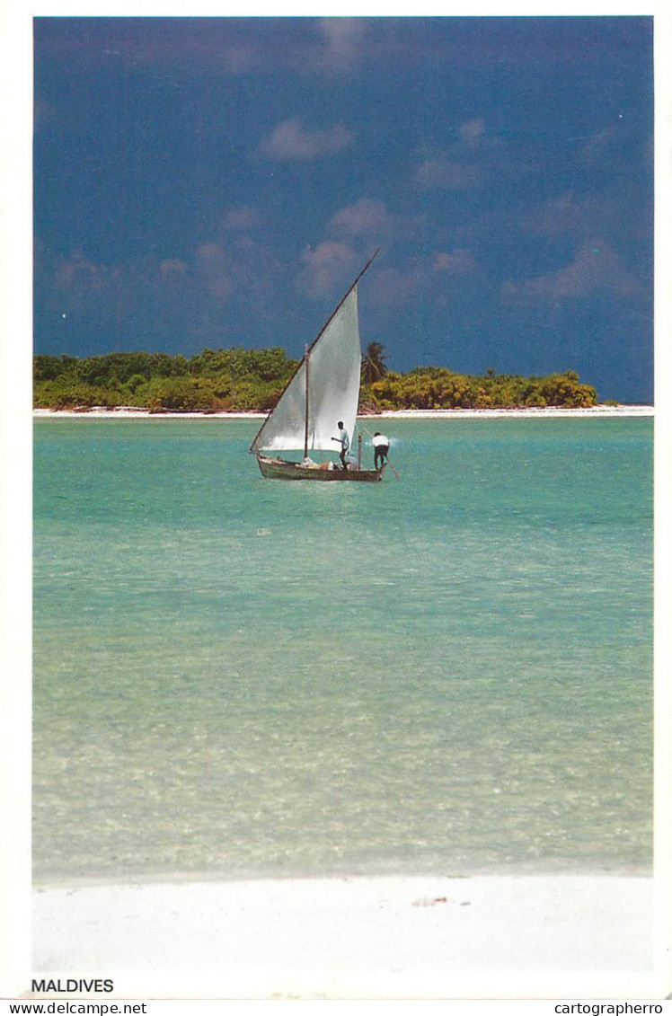 Navigation Sailing Vessels & Boats Themed Postcard Maldives - Segelboote