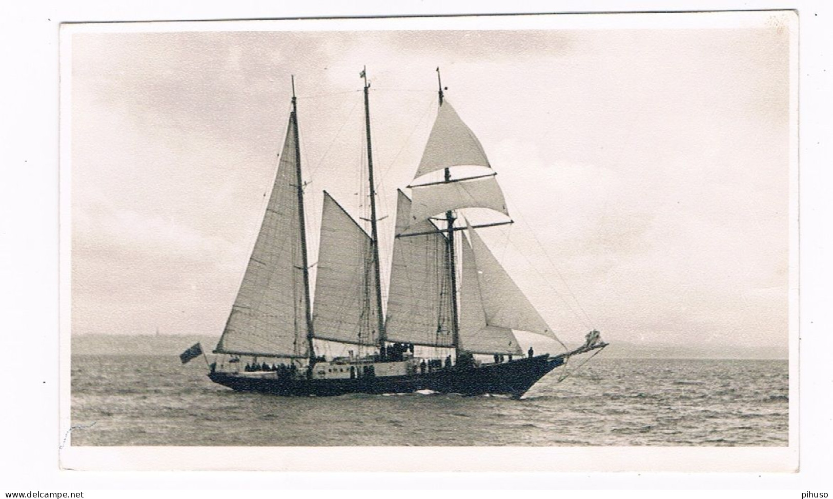 SCH-1661  Unknown Sail-vessel  (RPPC) - Voiliers