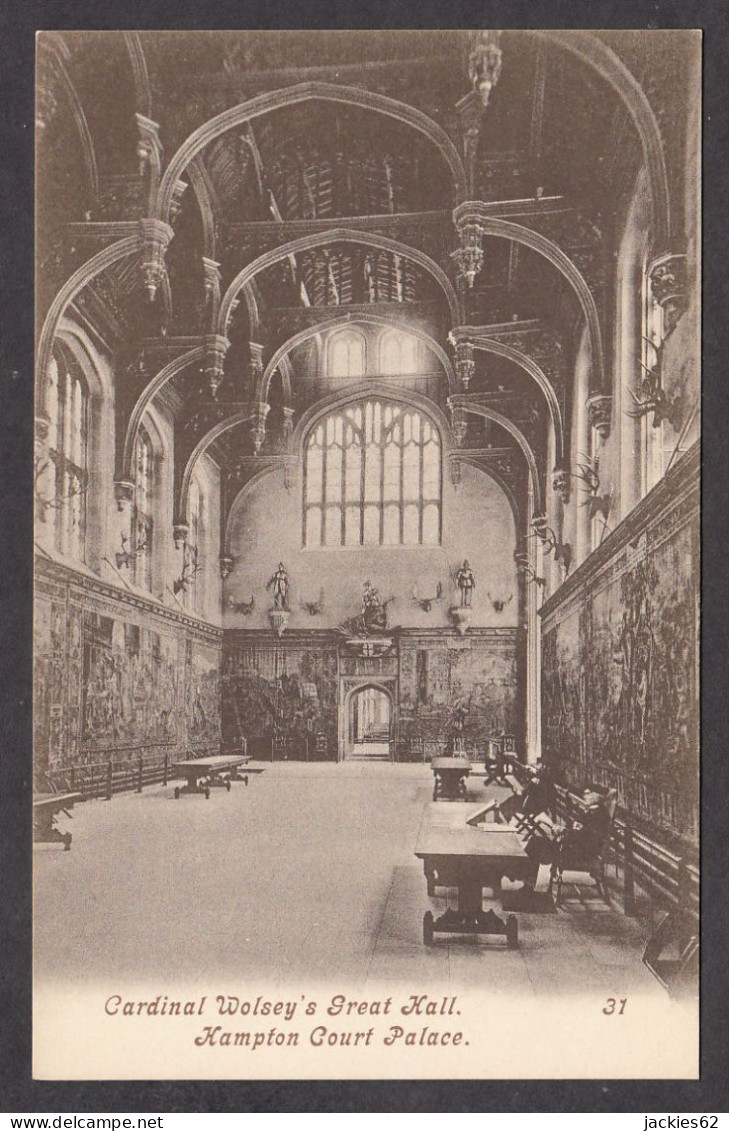 110921/ RICHMOND, Hampton Court Palace, Cardinal Wolsey's Great Hall - London Suburbs