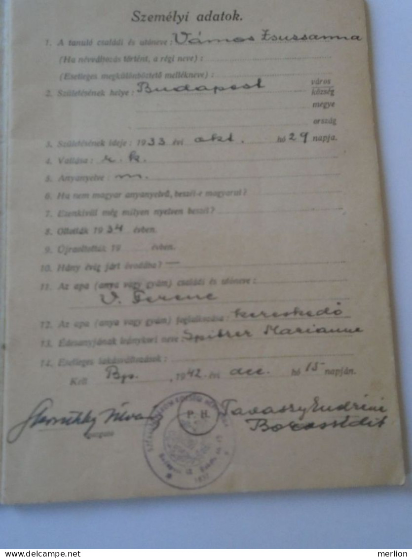 D202260  Primary School Report Book, Budapest 1942-1944  Budapest Hungary - Diploma's En Schoolrapporten