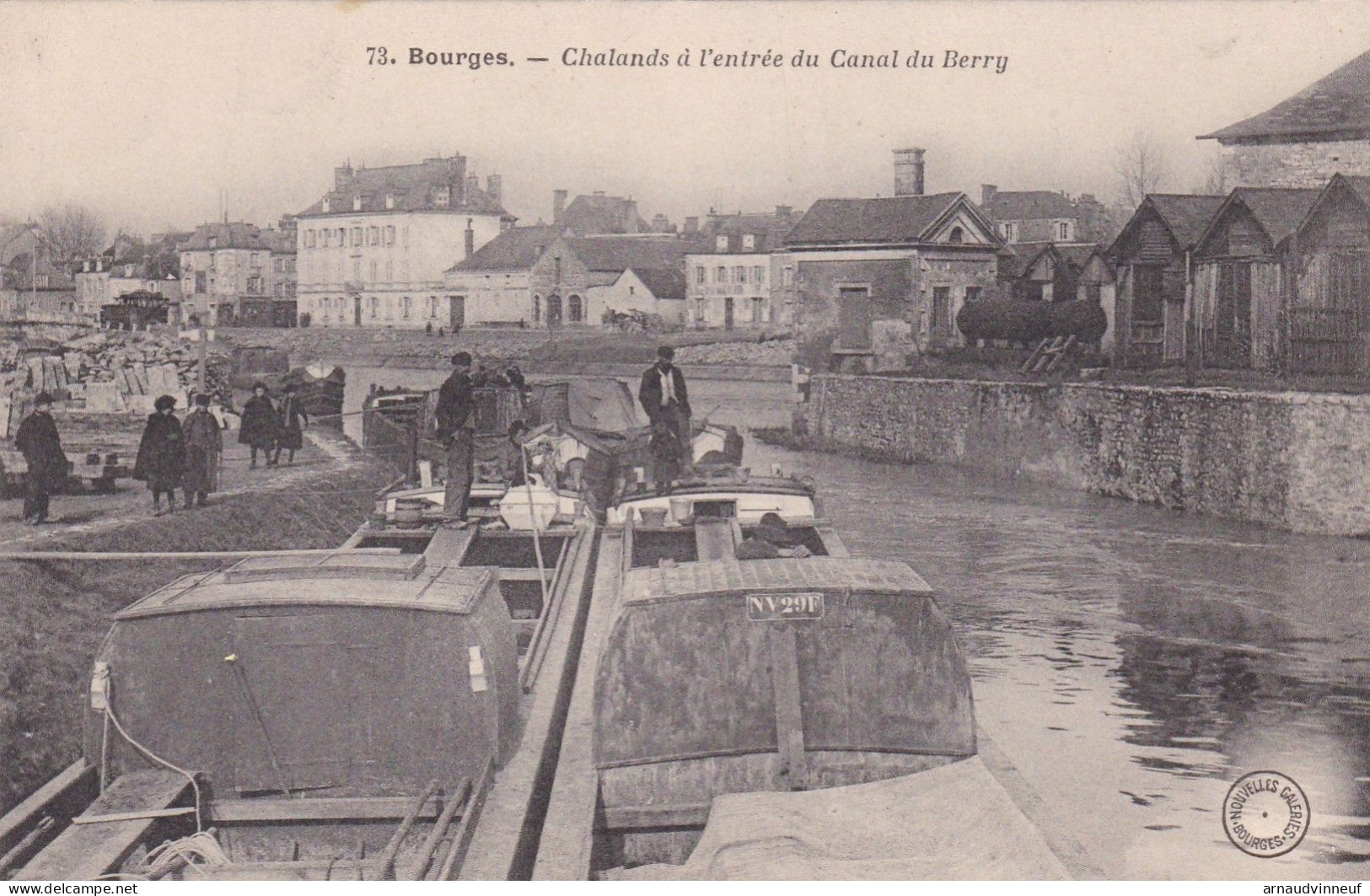 18-BOURGES CHALANDS A L ENTREE DU CANAL - Bourges