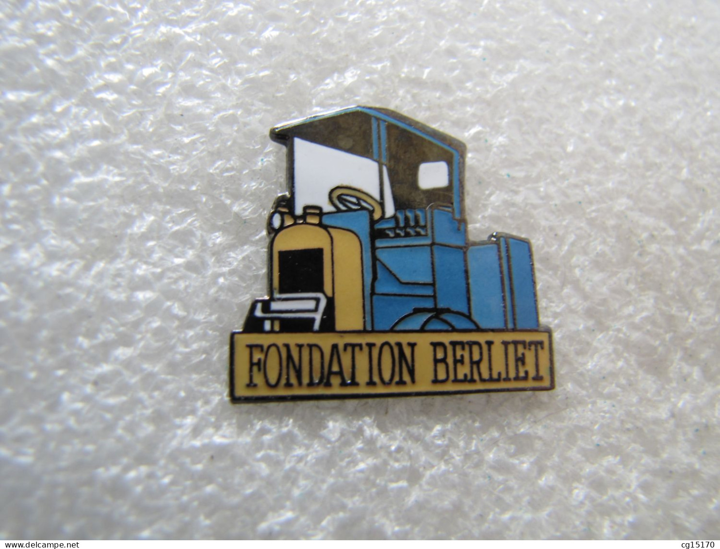 PIN'S    FONDATION  BERLIET     Email Grand Feu - Transport Und Verkehr