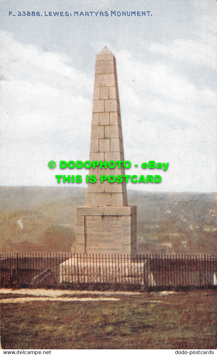 R527983 F. 33888. Lewes. Martyrs Monument. Photochrom - World