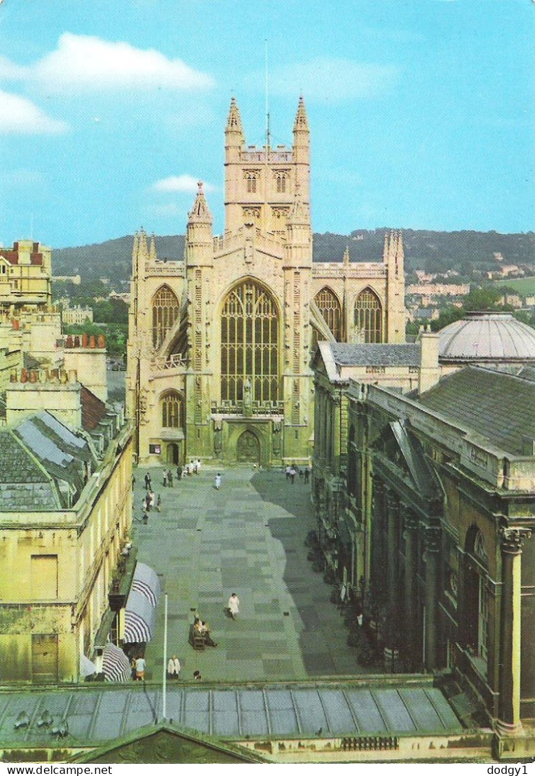 BATH ABBEY AND PUMP ROOM, BATH, SOMERSET, ENGLAND. Circa 1975 USED POSTCARD Ms2 - Bath