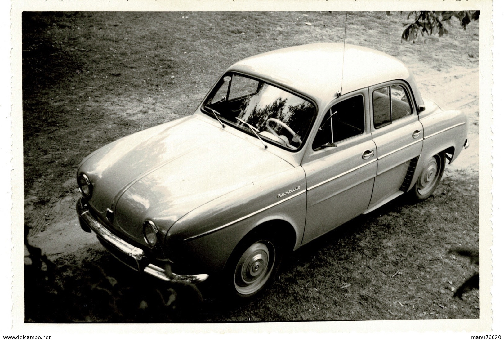 Ref 1 - Photo + Négatif  : Personnes Et Voiture Dauphine Renault , Im. Reims , Marne - France  . - Europa