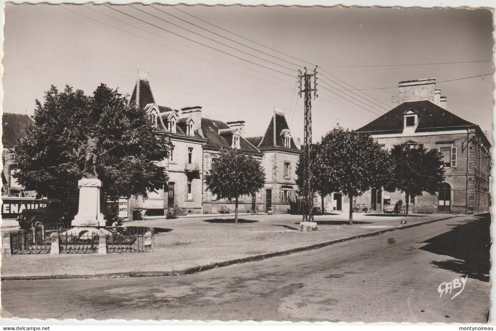 Ille Et Vilaine :  DOL De  BRETAGNE : Le  Monument  Aux  Morts Et La  Poste  1955 - Dol De Bretagne