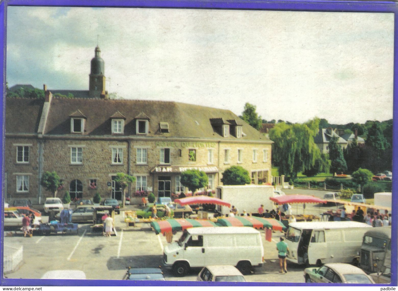 Carte Postale 61. Putanges Jour De Marché 1988   Très Beau Plan - Putanges