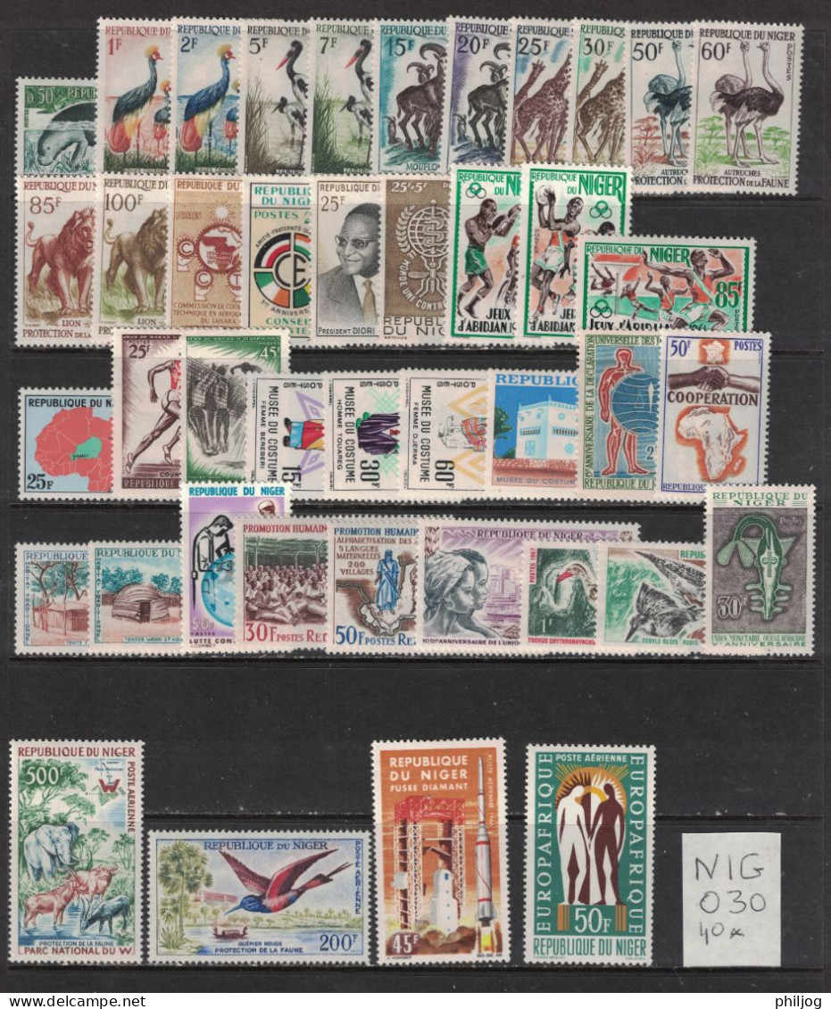 Niger 1959/1972 - Yvert 96/262 Et PA18/58 - Collection De 40 Timbres Neufs AVEC Charnière - Níger (1960-...)