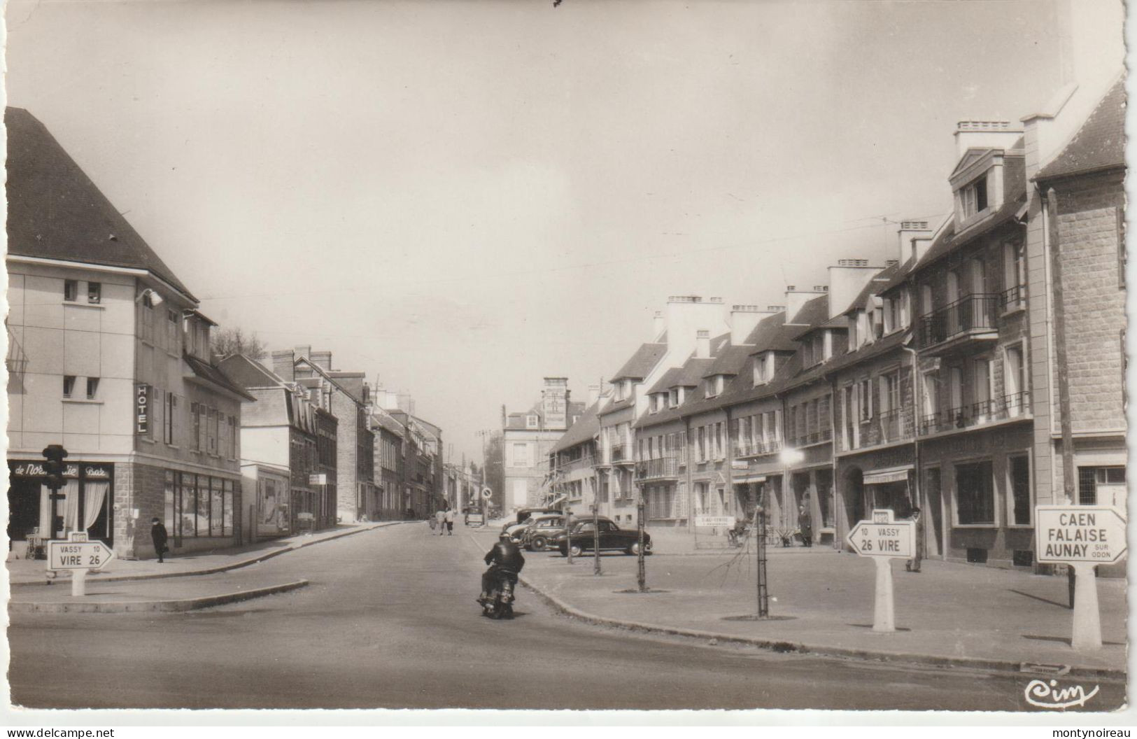 Calvados : CONDE Sur NOIREAU  : Rue De  Vire ,moto - Other & Unclassified