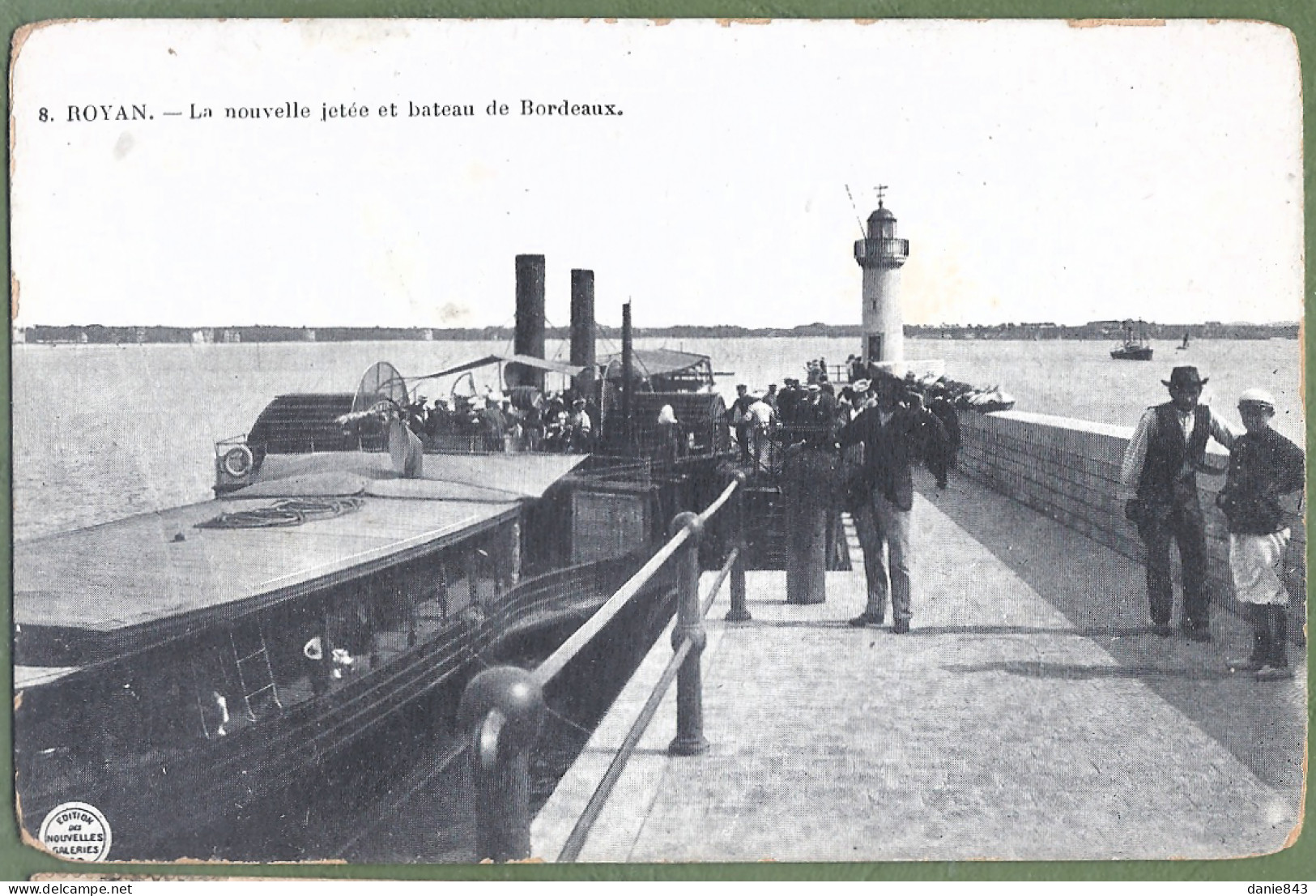 CPA  - CHARENTES MARITIMES - ROYAN - LA NOUVELLE JETÉE ET LE BATEAU DE BORDEAUX - Animation - Royan