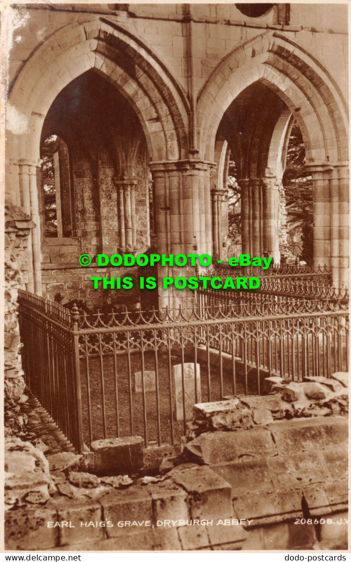 R528527 Dryburgh Abbey. Earl Haig Grave. Valentine. RP - World