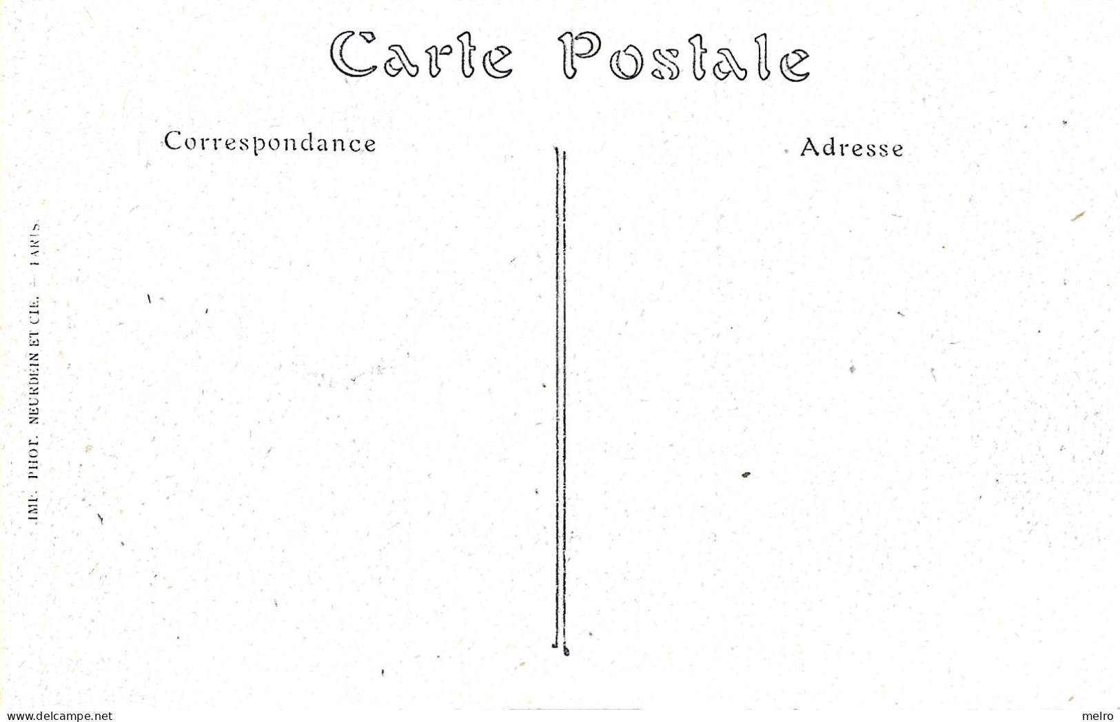 CPSM  -(Dep. 14) - DEAUVILLE SUR MER . La Place De La Gare . "Trés Trés Animée Avec Caléches Et Veló-" - Deauville