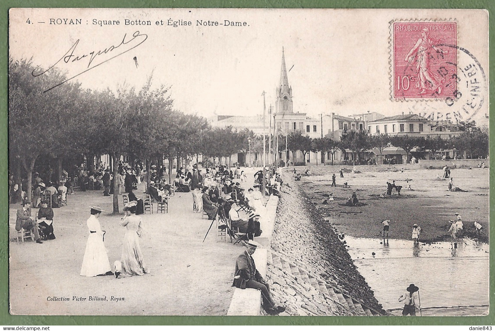 CPA - CHARENTES MARITIMES - ROYAN - SQUARE BOTTON ET ÉGLISE NOTRE DAME - Belle Animation - Royan