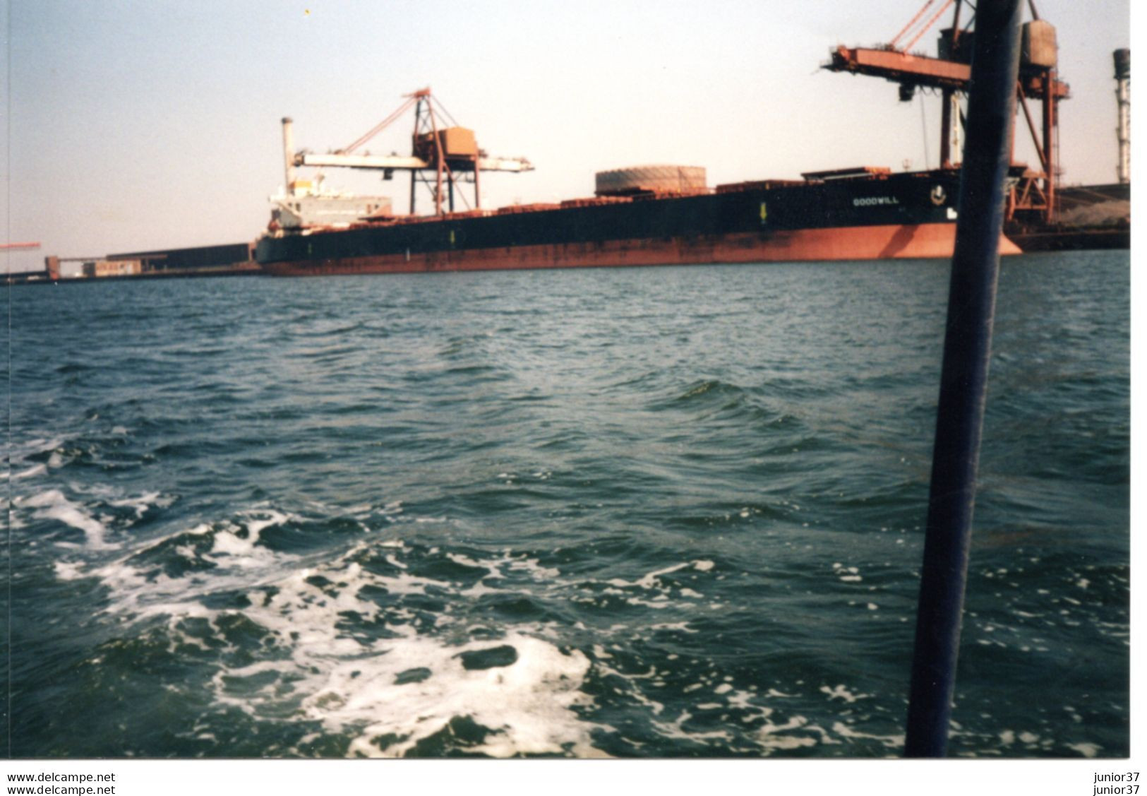 3 Photos De Bateaux : Ferry Gomera, Tanker OOOOWILL, Bateau Croisiere - Schiffe