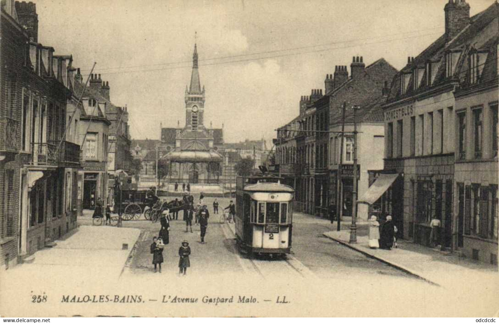 MALO LES BAINS L' Avenue Gaspard Malo Animée Tramway Attelage RV - Malo Les Bains