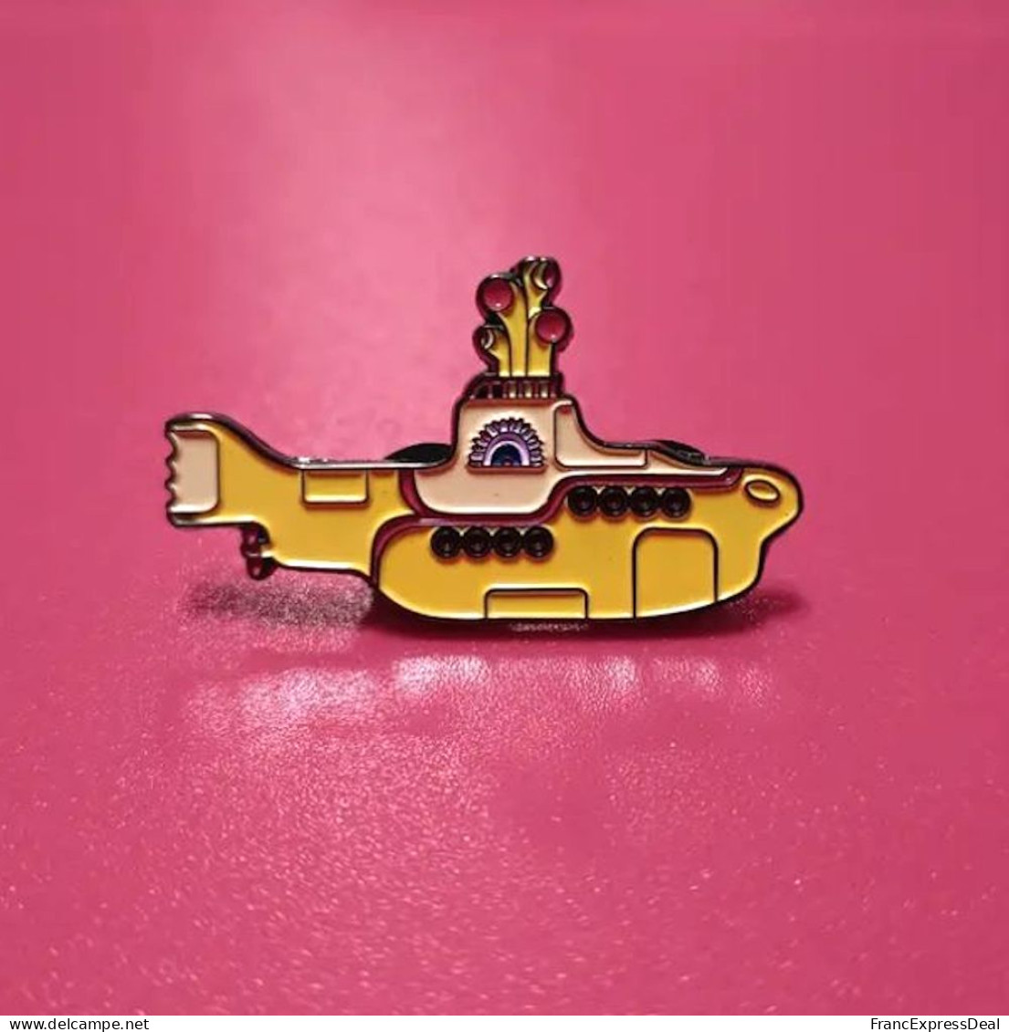 Pin's NEUF En Métal Pins - The Beatles Yellow Submarine - Musique