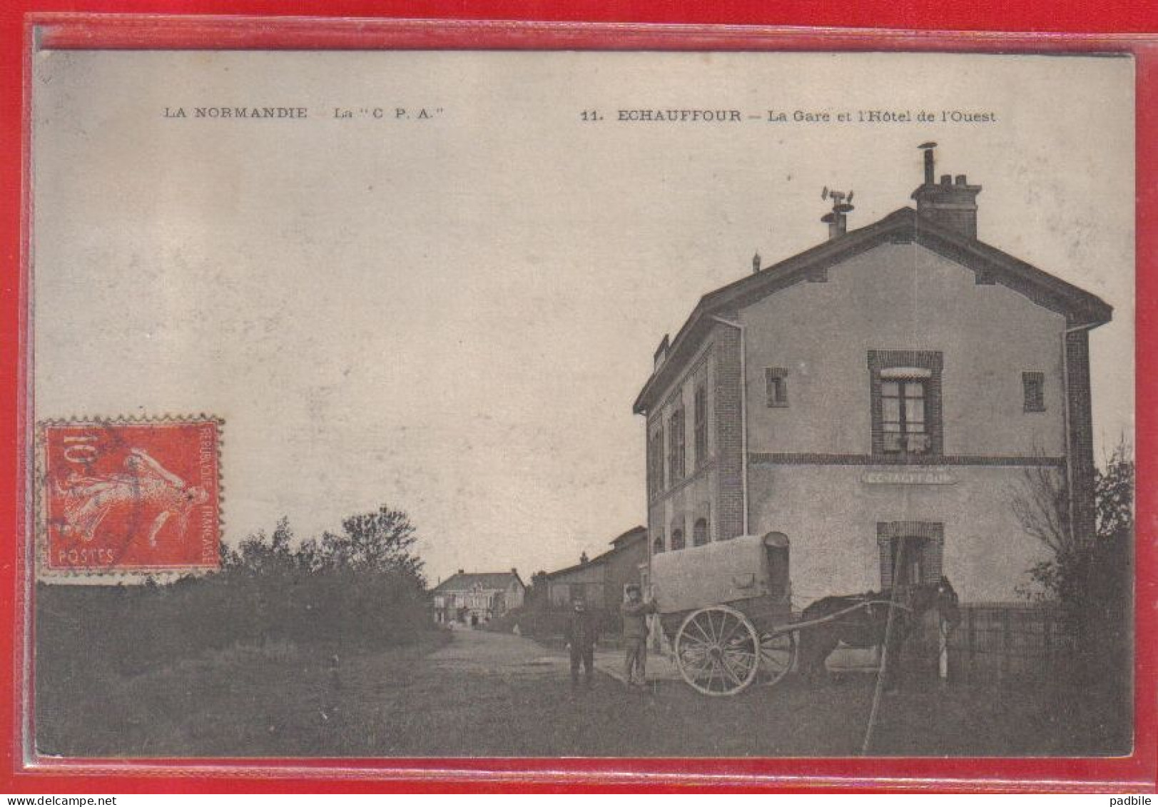 Carte Postale 61. Echauffour  La Gare Et L'Hotel De L'Ouest  Très Beau Plan - Other & Unclassified