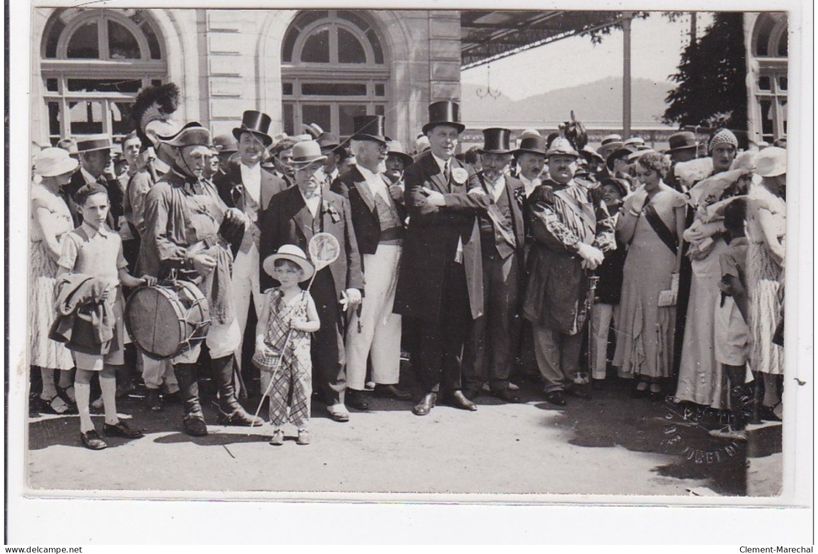 REMIREMONT : Groupe De Personnes - Très Bon état - Remiremont