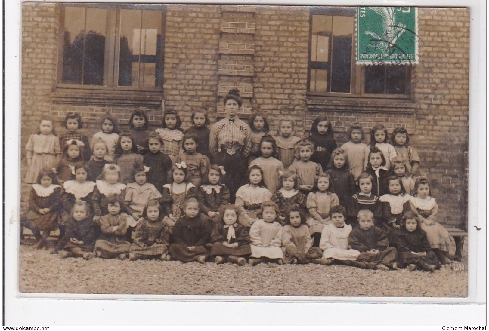 DOULLENS : école - Très Bon état - Doullens