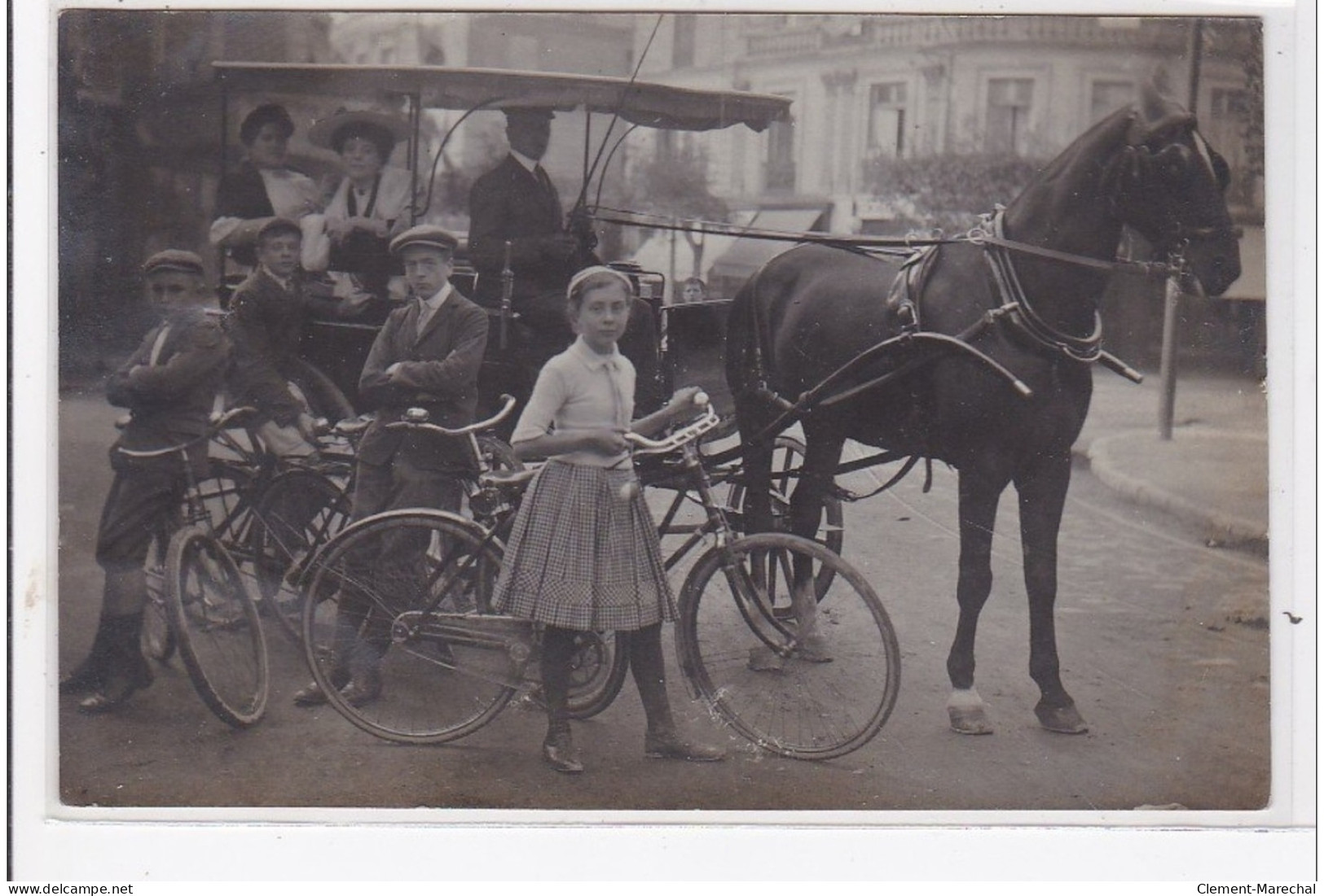 CHELLES : Attelage à Chelles, Voir Texte, Cyclistes - Très Bon état - Chelles