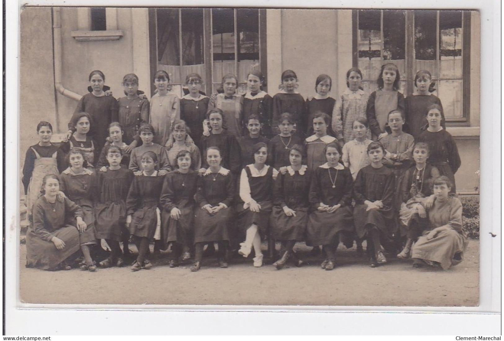 CLERMONT-FERRAND : Groupe De Filles - Très Bon état - Clermont Ferrand