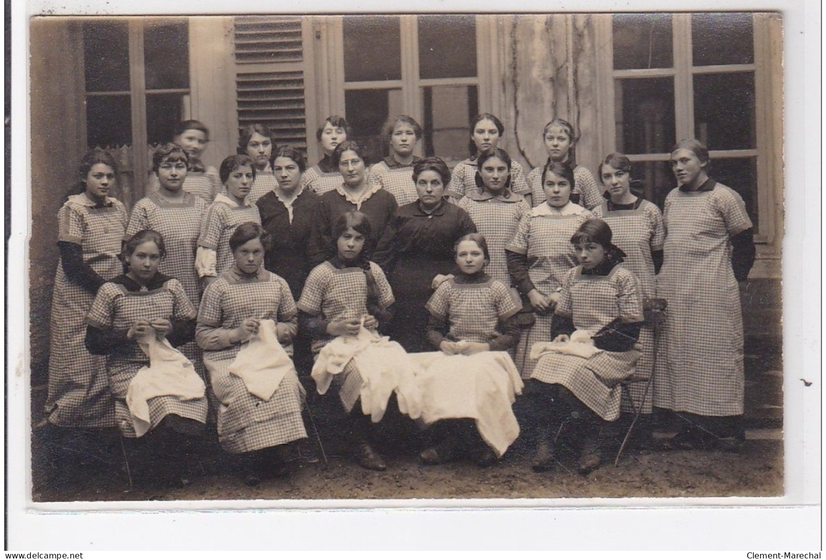 BEAUVAIS : école,, Groupe De Jeunes Filles, - Très Bon état - Beauvais