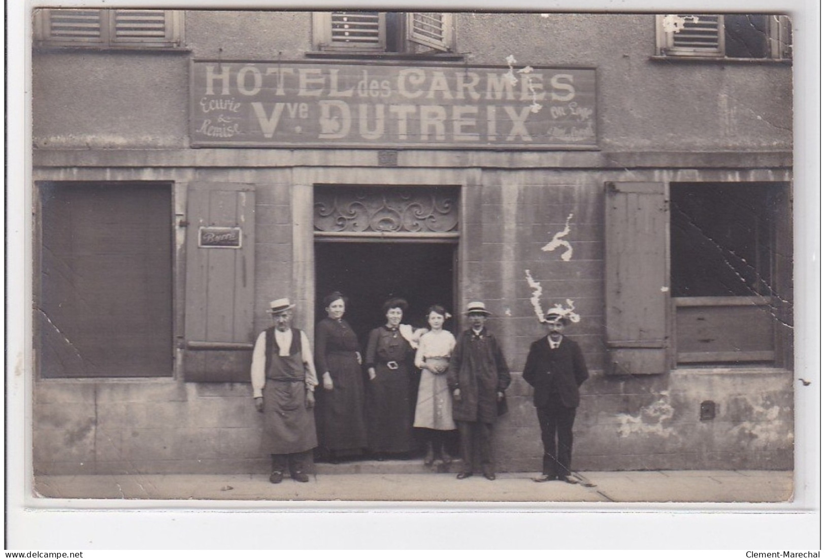 LIMOGES : Hôtel Des Carmes,écurie De Remise, Vve Dutreix, Personnages Devant L'hôtel - état - Limoges