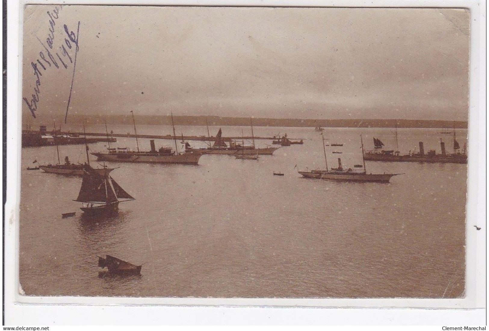 BREST : Plusieurs Bateaux En Mer - Très Bon état - Brest