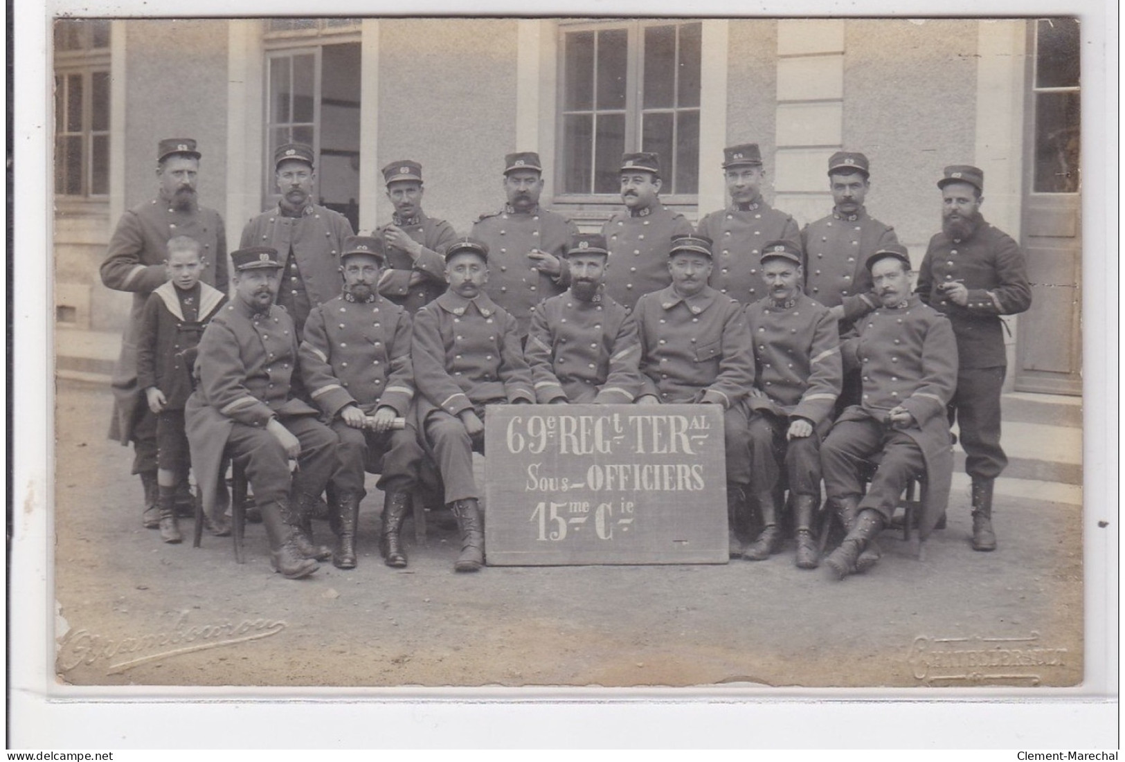 CHATELLERAULT : Militaires, 69 Reg. Ter. Sous-officiers 15e Cie - Tres Bon Etat - Chatellerault