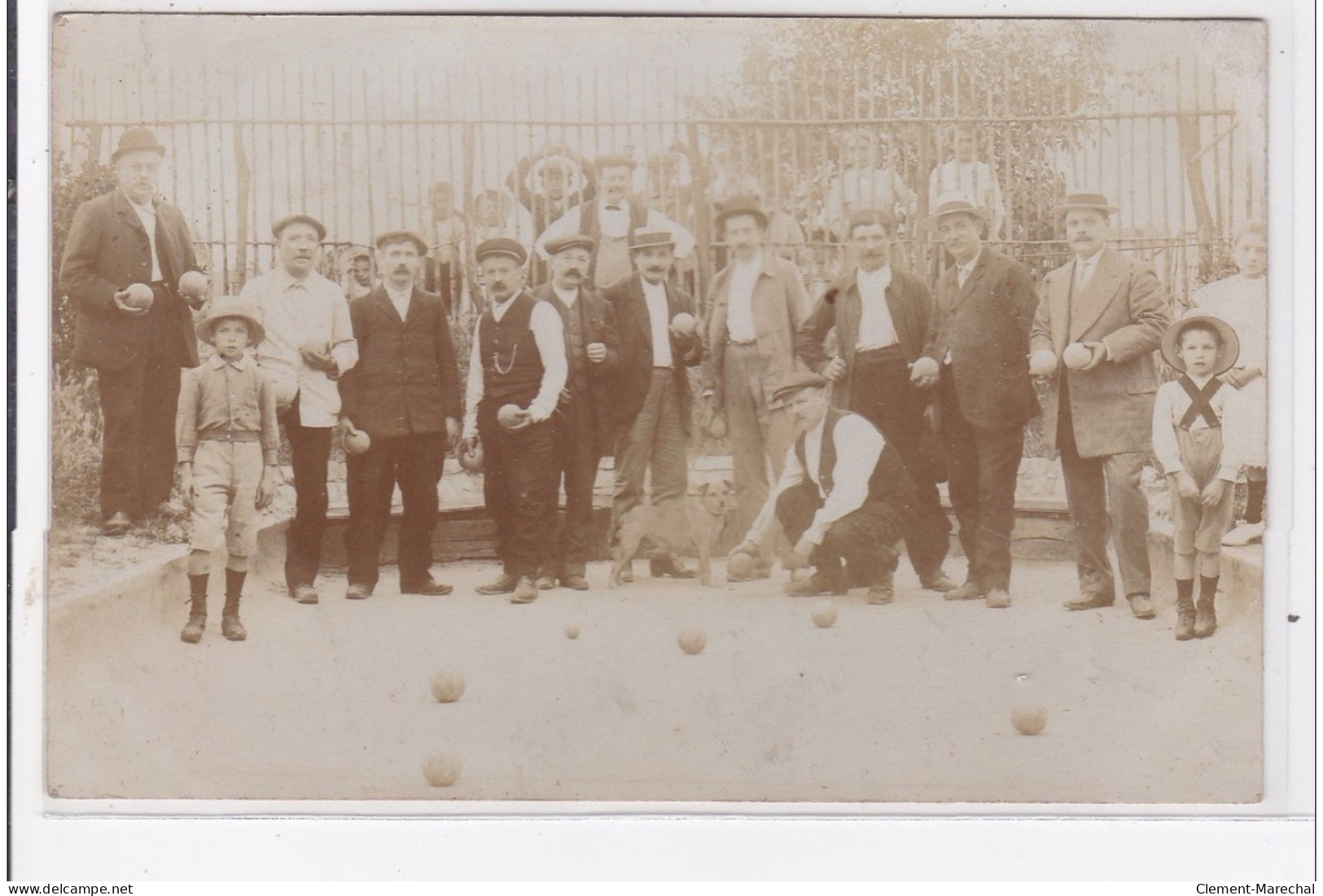 BOIS-COLOMBE : Jeu De Boules, Rue Hoche - Tres Bon Etat - Autres & Non Classés