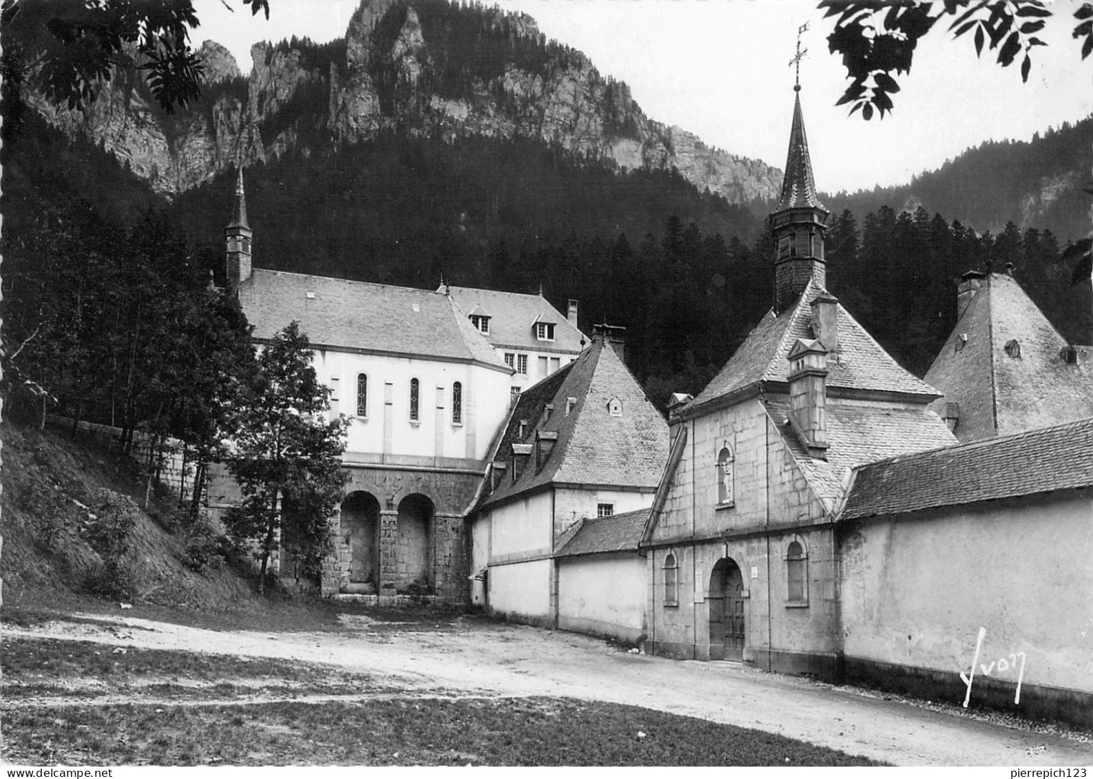 38 - Saint Pierre De Chartreuse - Couvent De La Grande Chartreuse - L'entrée, La Chapelle Et Le Grand Som - Sonstige & Ohne Zuordnung